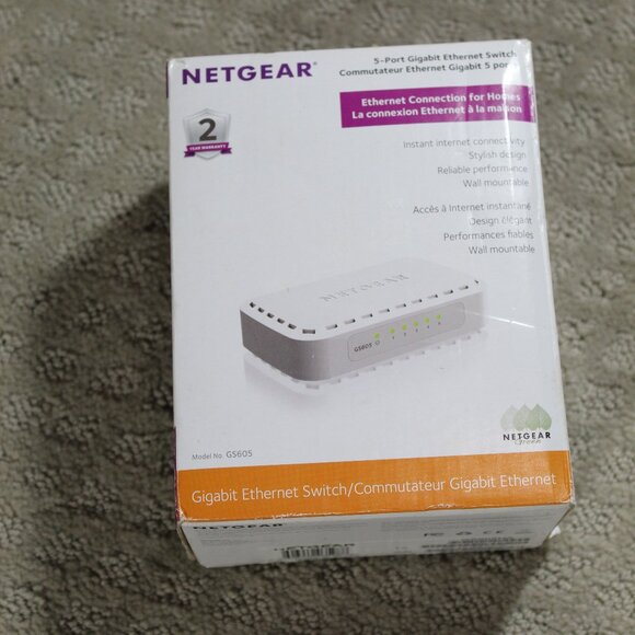 Netgear 5-Port Gigabit Ethernet Switch GS605V5 with Power Cable - Picture 1 of 7